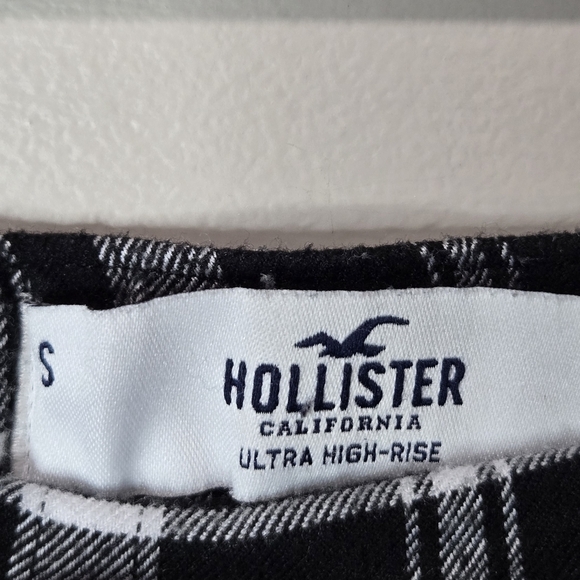 Hollister Black and White Plaid Skirt Size Small - Picture 3 of 6